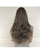 ラウレア(Laule'a)&nbsp;外国人風3Dハイライトバレイヤージュロング☆イルミナカラー