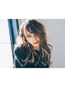 人気の「プルエクステ」取扱い★エクステで創るハイライト、インナーカラーが得意！【新宿/ブリーチ】