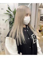 ジーナ(XENA)&nbsp;ホワイトグレージュ