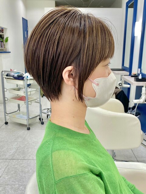 丸みショートヘアピンクベージュカラーミルクティーベージュ