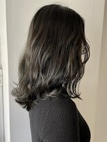 オリーブグレージュ×ミディアム