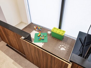 アリソン(Allison)の写真/【キッズスペースあり◎】居心地よく通い続けたくなるサロン♪お子様連れの方は是非。ベビーカーOK・授乳OK