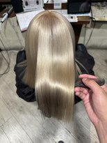 リー ヴィータ 上新庄(Lee Vita)&nbsp;ホワイトブロンド