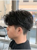 短め　フェザーパーマ　センターパート