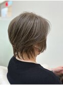 ショートカット×カーキベージュ