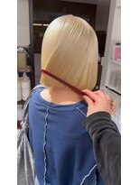 ベレーザ 渋谷(BELEZA)&nbsp;14288ブリーチ＆ダブルカラーホワイトブロンド金髪ボブ