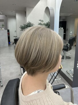 クム 横浜(qumu) ミルクティーベージュ × ブリーチオンカラー【神永】