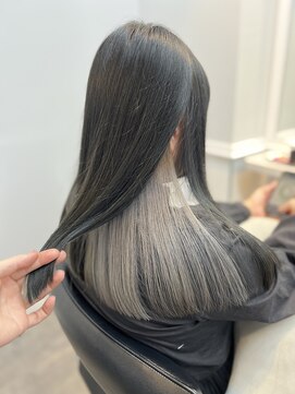 ウィステリア アネックス 銀座(WISTERIA ANNEX) シルバーインナーカラー/ULTOWA/ブリーチ/髪質改善カラー/東銀座