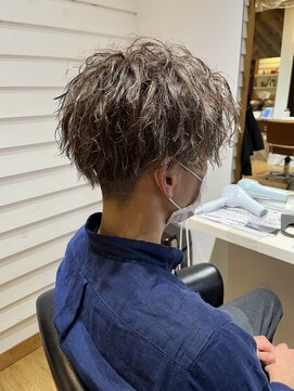 アヴァンス 難波店(AVANCE.) 【松元担当】センターパート×ツイストスパイラル