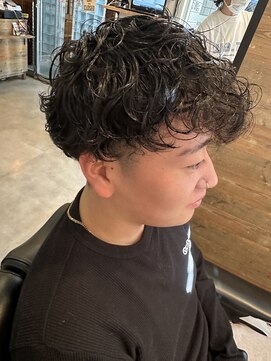 ザ ワルツ(THE Waltz) シャドウパーマ　フェード　刈り上げ