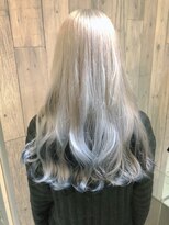 ミー 新宿(MII) ホワイト/ダブルカラー/髪質改善/縮毛矯正/新宿/MII/ミイ