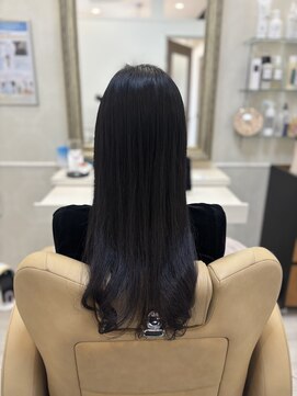 レヴィア(revia) 艶ウェーブロングスタイル