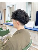 スペインカール×バーストフェード黒髪メンズパーマ20代30代