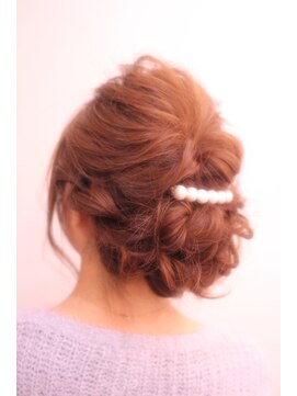 ヘアーアンドメイク フォルス(HAIR&MAKE FORS) 【FORS】西田ゆか フェミニン☆下め編み込みアレンジ