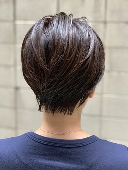 グリムヘアー(GLIM hair)の写真/明るめグレイカラーからしっかりカバーの白髪染めまで◎ナチュラルな透明感とツヤのある上品な大人髪に☆