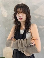 ヒュージ 三軒茶屋(huge)&nbsp;癖を生かした無造作スパイラルパーマ_ニュアンスカラー_ウェット