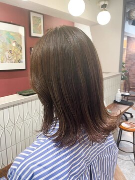 ムーン(moon) #グレーベージュ#レイヤーロング#アッシュカラ#アッシュブラック