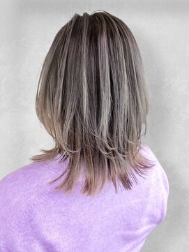 ディーバ 渋谷(D.I.E.V.A) 30代40代50代大人くびれレイヤーカット透明感ハイライトアッシュ