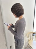 YOKE 切りっぱなしボブ丸くないボブぱつっとアッシュオリーブ