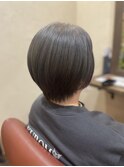 襟足スッキリショート＋アッシュ系カラー