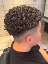 フランクスバーバー アンド ビアークラブ(FRANK'S BARBER and BEER CLUB)&nbsp;パーマフェード