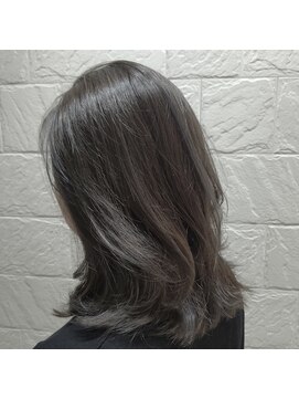 イーチ ヘアーアンドトータルビューティ(each hair&total beauty) ネイビーブルー　★担当　相川美緒