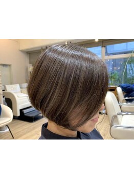 30代・40代の大人女性の為のヘアサロン《cecica》ナチュラルでお洒落なグレイカラーで魅力を引き出します◎