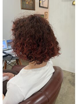 ビハインドザカーテン(BEHIND THE CURTAIN) ツイスト×オレンジ[カールセミディ姫カット]