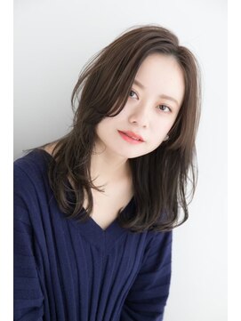 ガーデン オオタカノモリ(garden otakanomori) 赤みなしグレージュカラーに前髪なしふんわりハイレイヤーカット