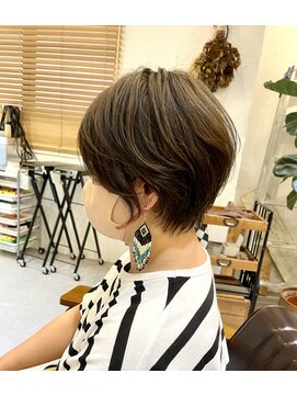 チリンバイロストシティー(Chillin by LOSTCITY) ショートボブ