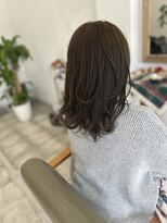 ウイ(Ui) ミディアム×オリーブグレージュ