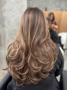 エッセンザ 梅田(ESSENZA) 海外レイヤー