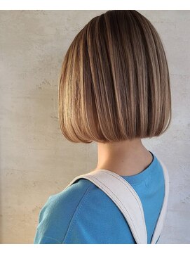 クレメンテ バイ ロスタ(Clemente by Rosta) シャドウルーツ