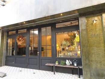 エアー(AIR)の写真/≪オシャレなヘアを創るのは、オシャレなサロンから♪≫こだわりの店内で、なりたい理想を叶えましょう◎