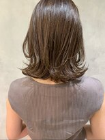 キチ(kichi.)&nbsp;[kichi.] くすみベージュ×レイヤーボブ