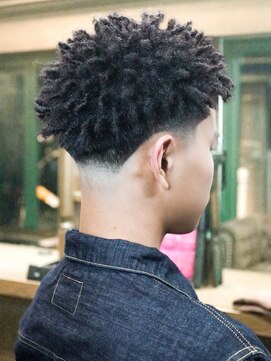 プロショップウェーブ セカンド(PRO SHOP WAVE II) スペインカール/テーパーフェード/メンズパーマ/フェザーパーマ