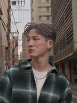 スキルセカンドハウス 天神(SKILL SECOND HOUSE)&nbsp;センターパート　シルバーカラーブリーチ