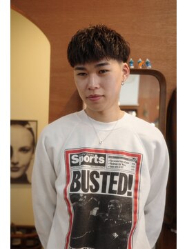 エディ(Edy) メンズ刈り上げスパイキーショートニュアンスパーマ眉毛カット