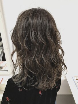 ジゼル(GiseL) グレーベージュ