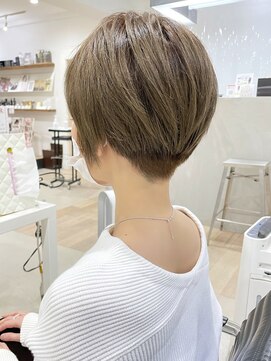 オウル(Owll) 【Owll】大人カワイイ刈り上げ女子 アッシュベージュ