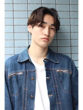 ブークル(boucle) 90年代風センターパート×ゆるめスパイラルパーマ