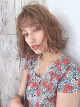 ドゥーク(dowku) 大人可愛い外ハネパーマアッシュブラウン ネオウルフ20代30代