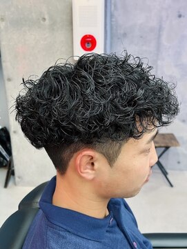 グナスティバイダムディー トウキョウ(GNASTY by DAMDEE TOKYO) ツーブロックマッシュ/波巻き/ハイライト/束感[大宮/理容室]