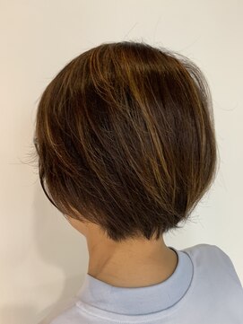 ヴァンクラウドフロムコウベ(VENT CLOUD from KOBE) 40代50代レイヤーショート暖色カラーハイライト横顔美人