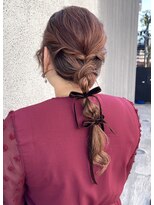 マノハル(MANOHARU)&nbsp;お呼ばれセット　ベロアリボンのポニーテールアレンジ　　細い髪