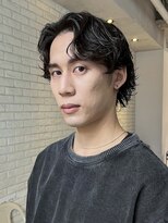 アルバム 渋谷パルコ(ALBUM) 刈り上げセンターパートフェザーパーマブルーブラック_F20028