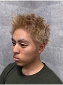 スパイキーショート/ブロンドカラー/短髪/刈り上げ/金髪ショート