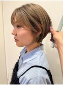 横顔もバッチリキマるハイトーン丸みショート!