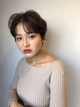 リラ バイ クオーレ(LIRA by CUORE) ハンサムショート