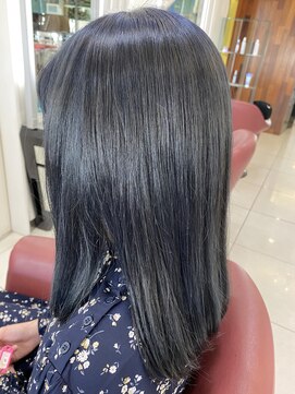 クオリス 赤塚店(QUALIS) 10代20代くすみカラー/赤み消し/ネイビーブルー/ストレート/